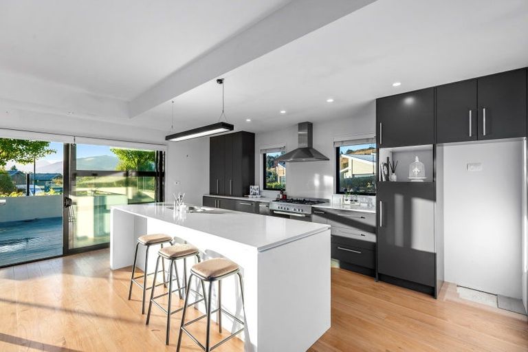 Photo of property in 14 Islington Place, Wanaka, 9305