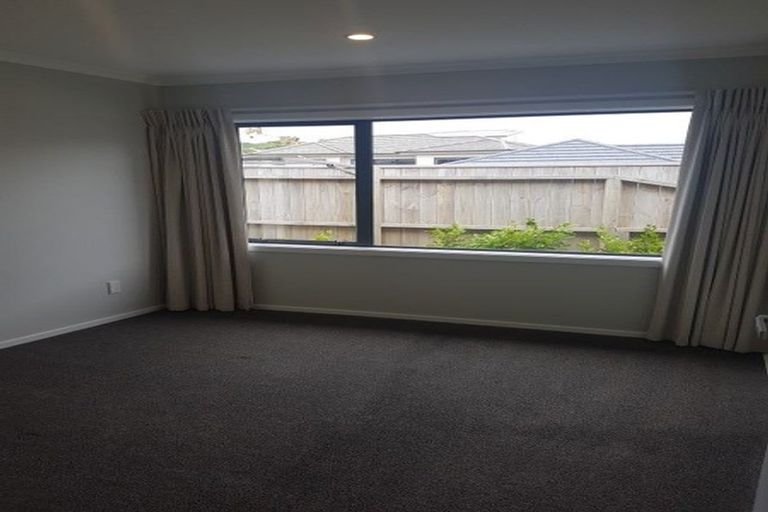 Photo of property in 71 John Burke Drive, Aotea, Porirua, 5024