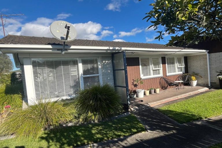 Photo of property in 1 Cardiff Road, Pakuranga, Auckland, 2010