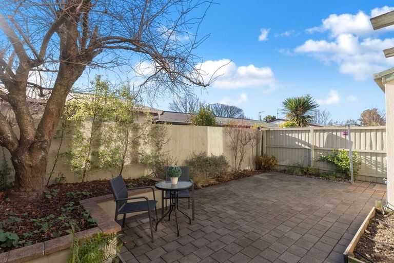 Photo of property in 4/61 Champion Street, Edgeware, Christchurch, 8013