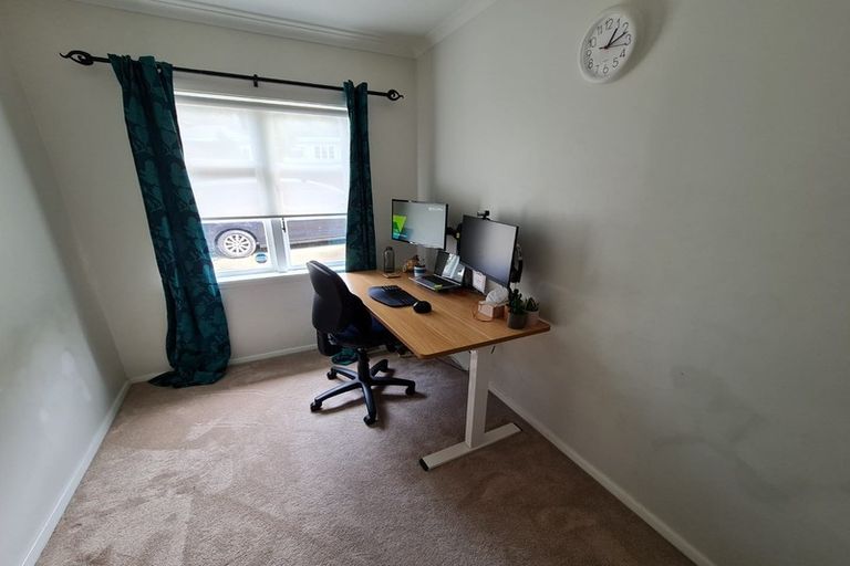 Photo of property in 5 Bledisloe Crescent, Wainuiomata, Lower Hutt, 5014