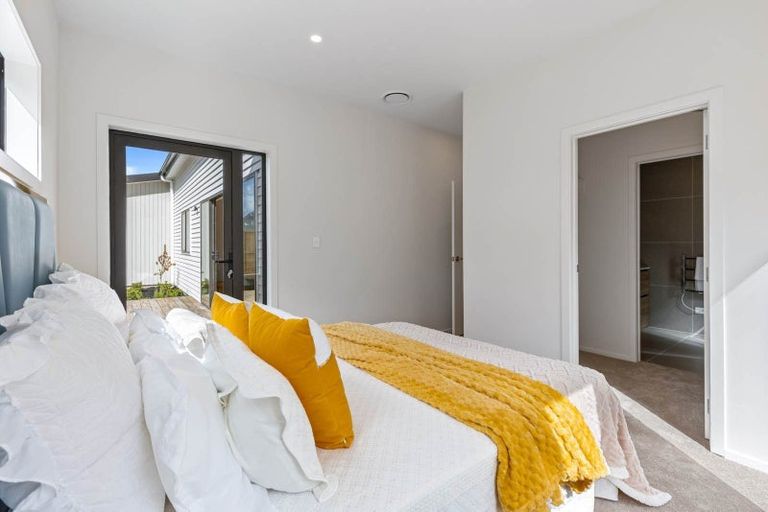 Photo of property in 19 Cara Avenue, Kumeu, 0810