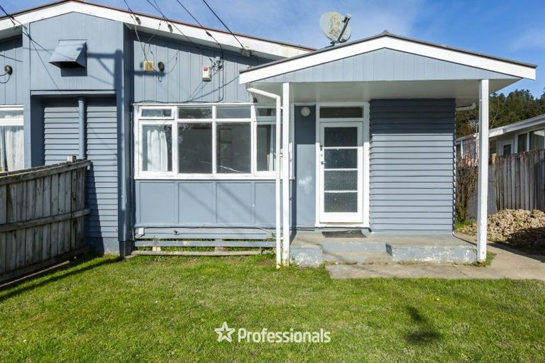 Photo of property in 35 Hanson Grove, Stokes Valley, Lower Hutt, 5019