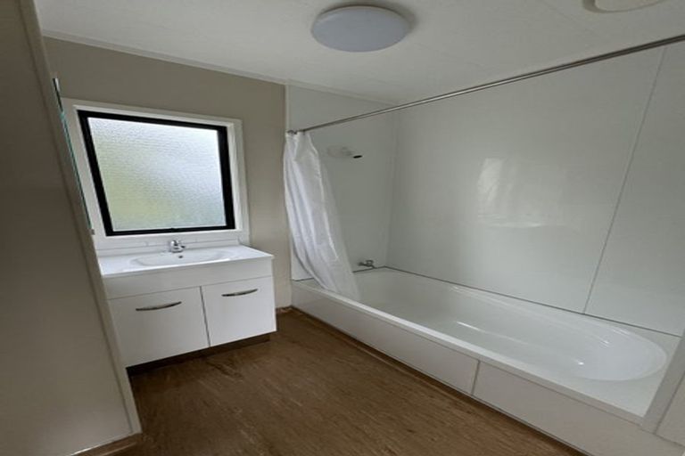 Photo of property in 64 Solar Road, Glen Eden, Auckland, 0602