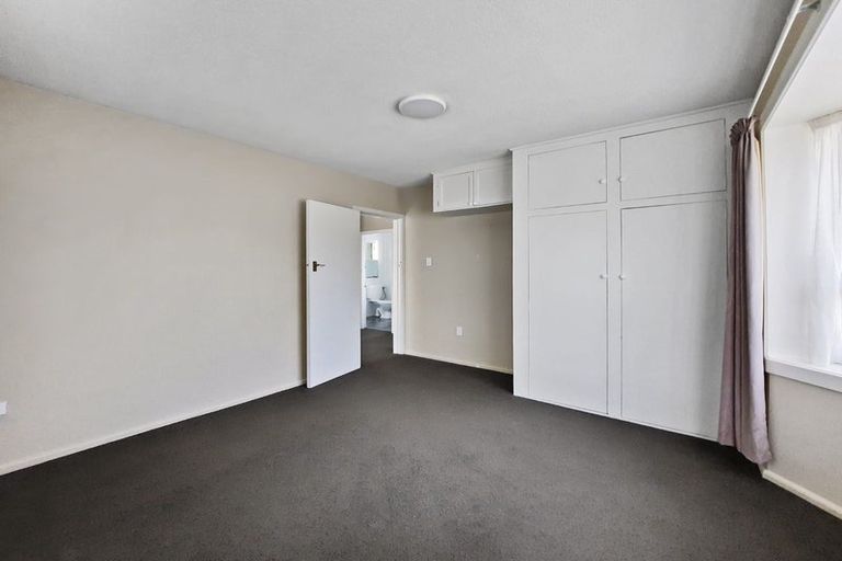 Photo of property in 124 Gayhurst Road, Dallington, Christchurch, 8061