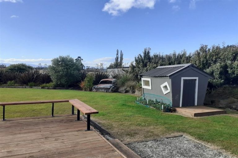 Photo of property in 25 Riversdale-waikaia Road, Riversdale, 9776