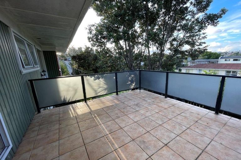 Photo of property in 11 Kathleen Street, Totara Vale, Auckland, 0627