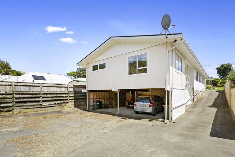 Photo of property in 47 Pukatea Street, Eastbourne, Lower Hutt, 5013