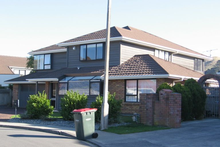 Photo of property in 16 Montrose Grove, Churton Park, Wellington, 6037