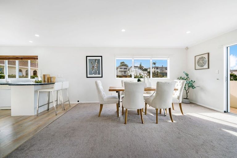 Photo of property in 3/433a East Coast Road, Mairangi Bay, Auckland, 0630