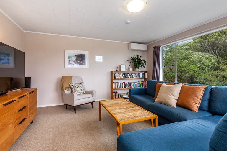 Photo of property in 73 Sea Vista Drive, Pukerua Bay, 5026
