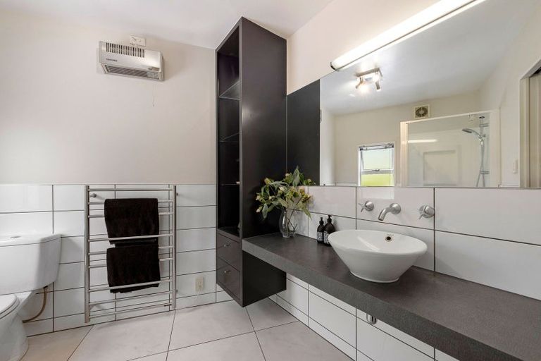 Photo of property in 51 Oxley Avenue, St Albans, Christchurch, 8014