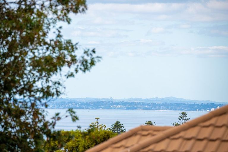 Photo of property in 6c Law Street, Torbay, Auckland, 0630