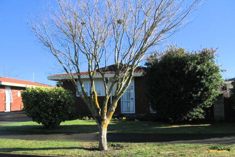 Photo of property in 27-27a Usherwood Crescent, Akina, Hastings, 4122