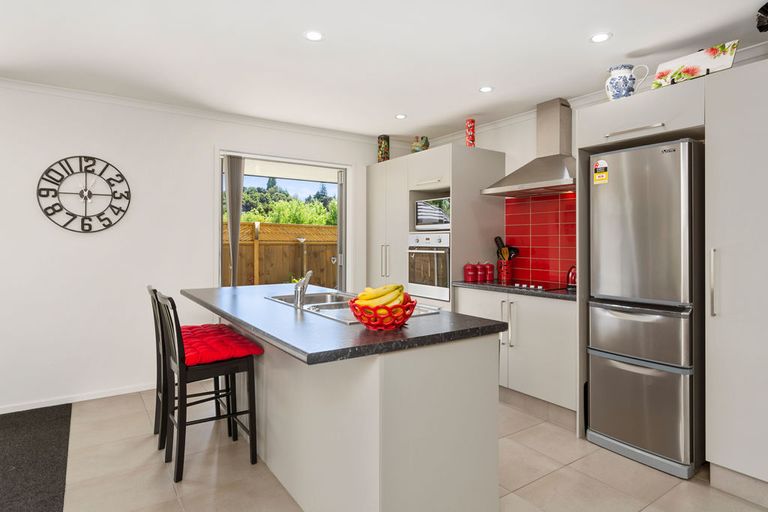Photo of property in 56 Fairfax Crescent, Pyes Pa, Tauranga, 3112