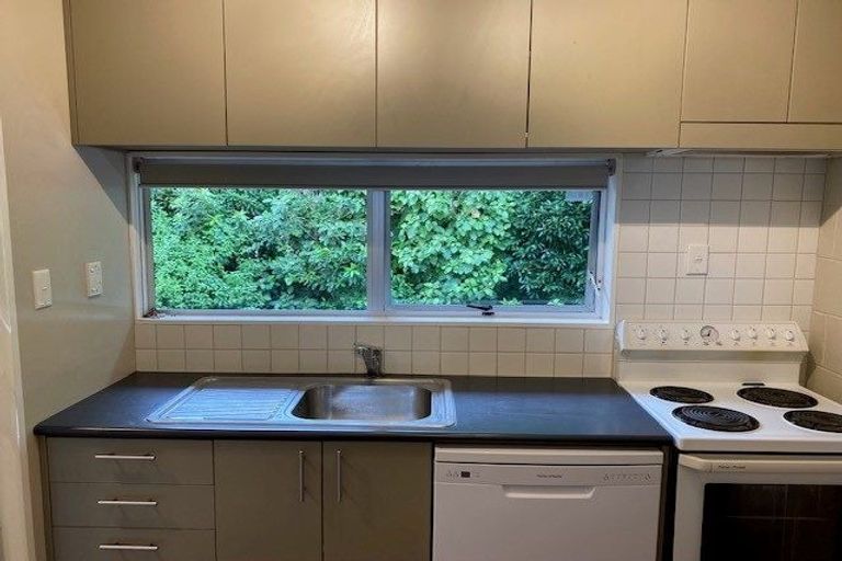 Photo of property in 4/49 Maungaraki Road, Korokoro, Lower Hutt, 5012