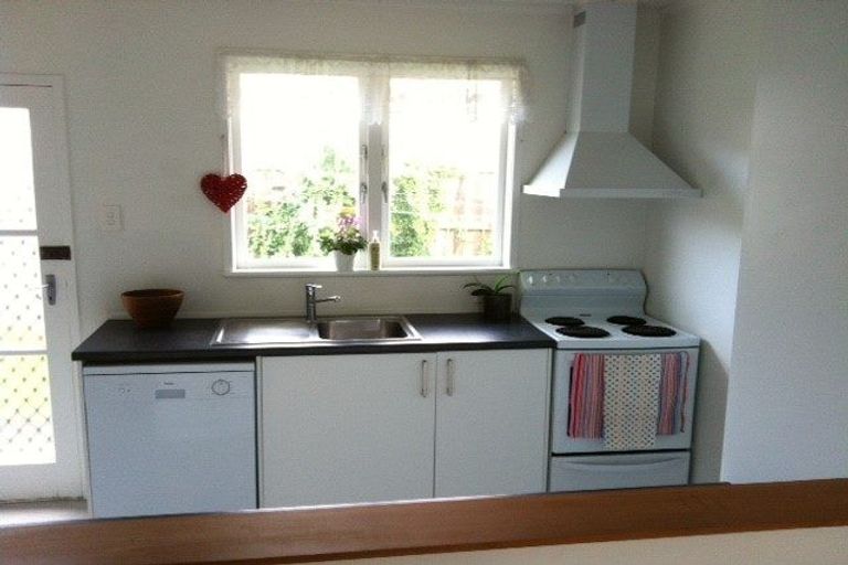 Photo of property in 2/8 Hillcrest Road, Papatoetoe, Auckland, 2025