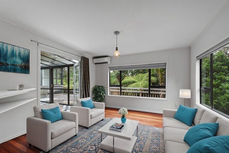 Photo of property in 37 York Road, Titirangi, Auckland, 0604