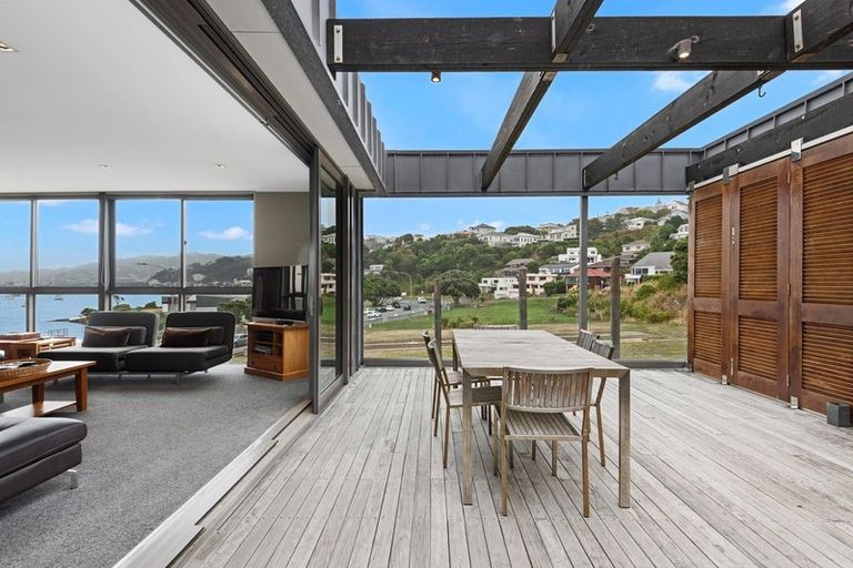 Photo of property in Patent 326 Apartments, 301h/326 Evans Bay Parade, Hataitai, Wellington, 6021