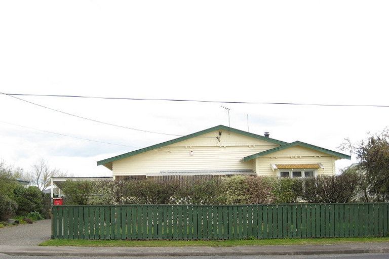 Photo of property in 17 Woburn Street, Waipukurau, 4200