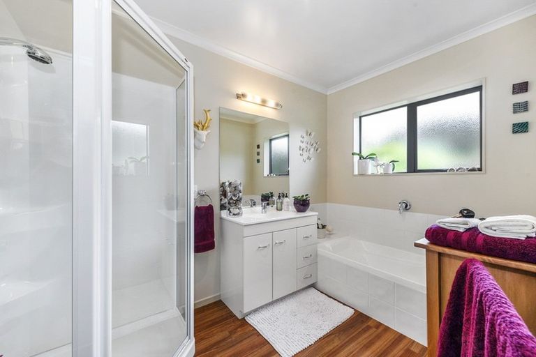 Photo of property in 16 Kauri Lane, Huntly, 3771