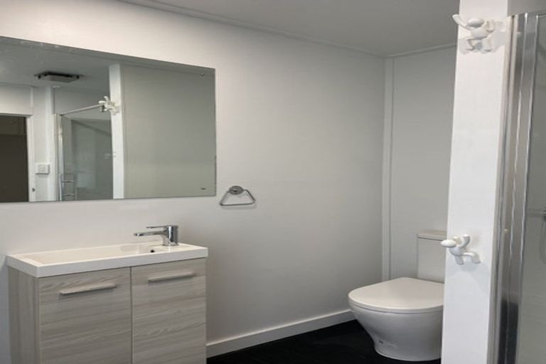 Photo of property in 18 Shoal Bay Road, Devonport, Auckland, 0624