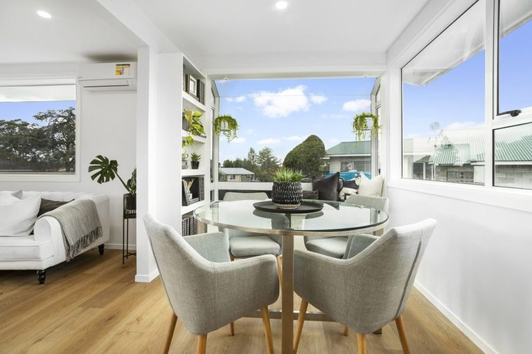 Photo of property in 14 Dunstall Place, Mangere Bridge, Auckland, 2022