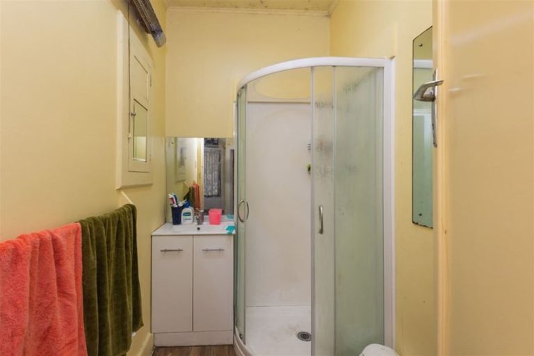 Photo of property in 3 Broadbent Street, Riccarton, Christchurch, 8041