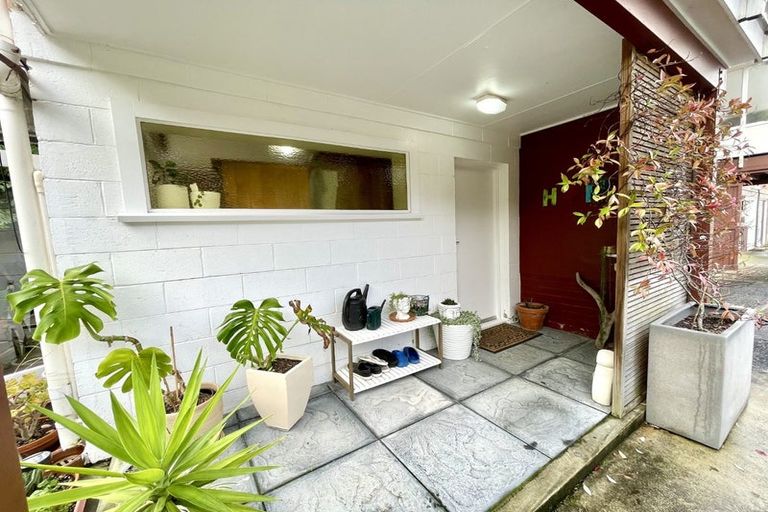 Photo of property in 3/88 Lake Road, Northcote, Auckland, 0627