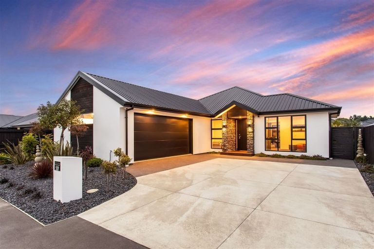 Photo of property in 10 Mckerrow Street, Marshland, Christchurch, 8083