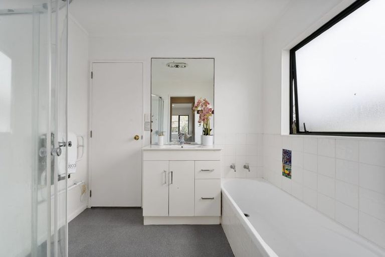 Photo of property in 13b Universal Drive, Henderson, Auckland, 0610