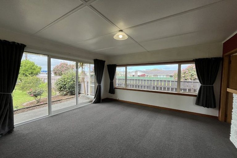 Photo of property in 1 Truby King Street, Merrilands, New Plymouth, 4312
