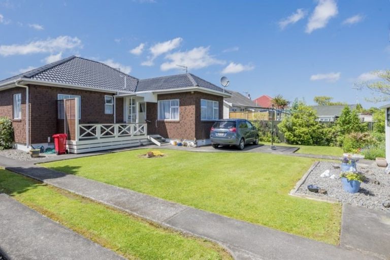 Photo of property in 37 Bowen Street, Levin, 5510