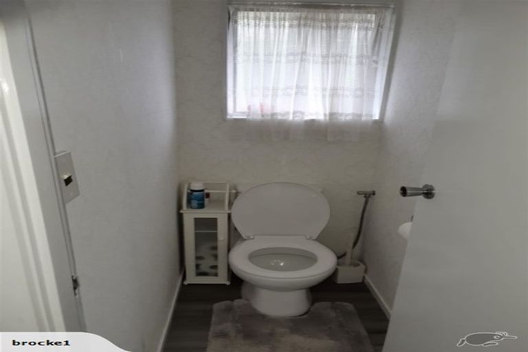 Photo of property in 1/2 Taonui Street, Rosehill, Papakura, 2113