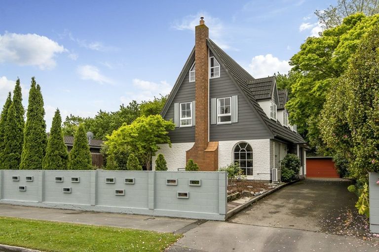 Photo of property in 12 Guinness Crescent, Ilam, Christchurch, 8041