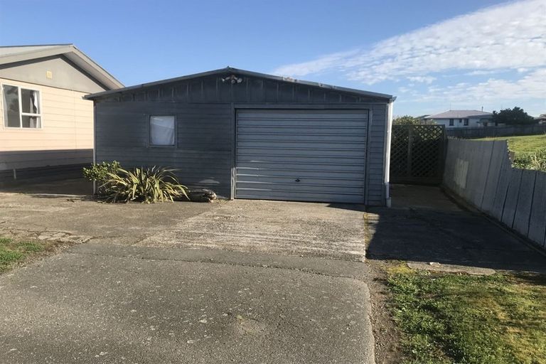 Photo of property in 44 Wicklow Street, Clifton, Invercargill, 9812