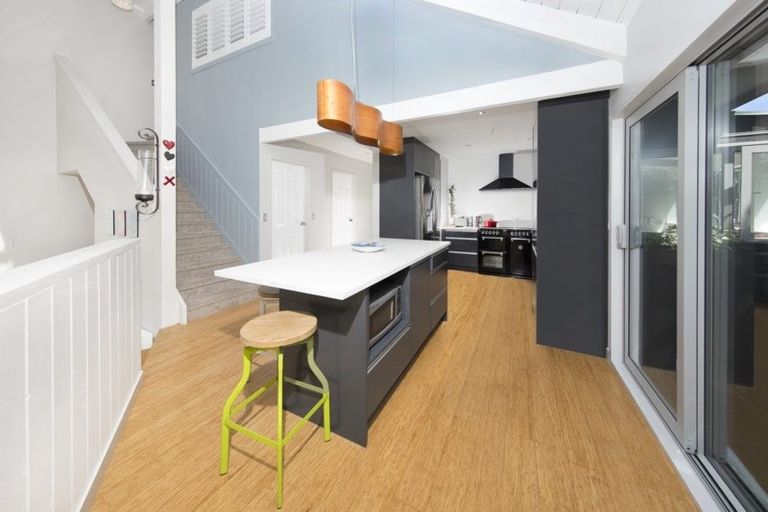 Photo of property in 1/91 Princes Street, Northcote Point, Auckland, 0627