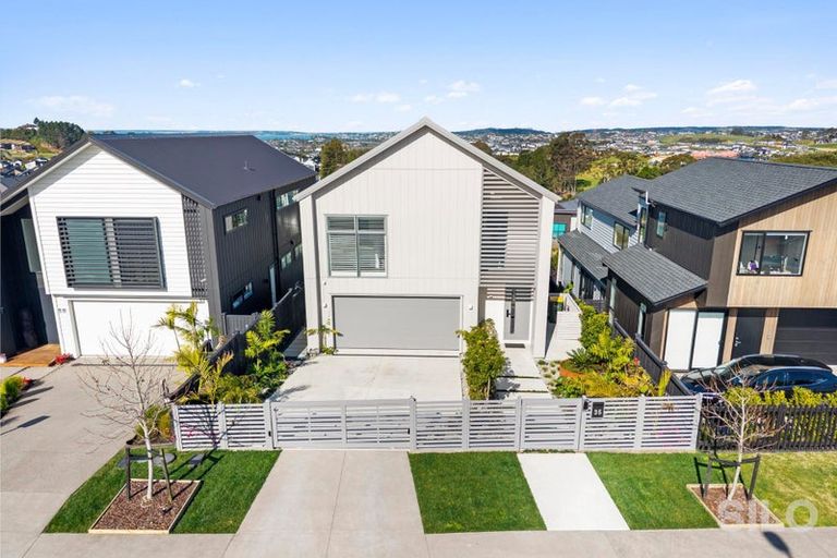 Photo of property in 35 Kikorangi Drive, Wainui, Silverdale, 0992