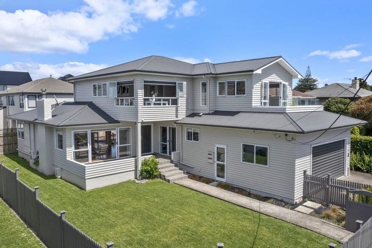 Photo of property in 65 Seacliffe Avenue, Belmont, Auckland, 0622