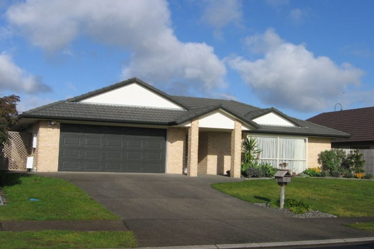 Photo of property in 3 Attymon Lane, East Tamaki, Auckland, 2016
