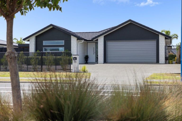 Photo of property in 71 The Boulevard, Papamoa Beach, Papamoa, 3118