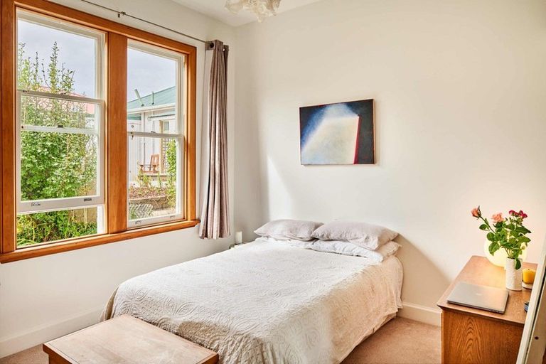 Photo of property in 33 Harland Street, Brooklyn, Wellington, 6021