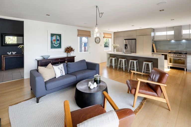 Photo of property in 42 Beerescourt Road, Beerescourt, Hamilton, 3200