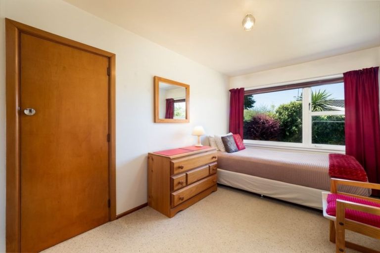 Photo of property in 18 Ilfracombe Place, Burnside, Christchurch, 8053