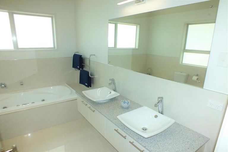 Photo of property in 108 Omara Place, Matarangi, Whitianga, 3592