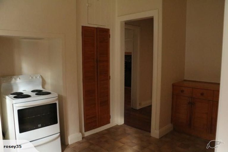 Photo of property in 16 Hinau Street, Eastbourne, Lower Hutt, 5013