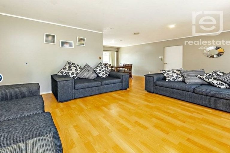 Photo of property in 4 Bernina Place, Weymouth, Auckland, 2103