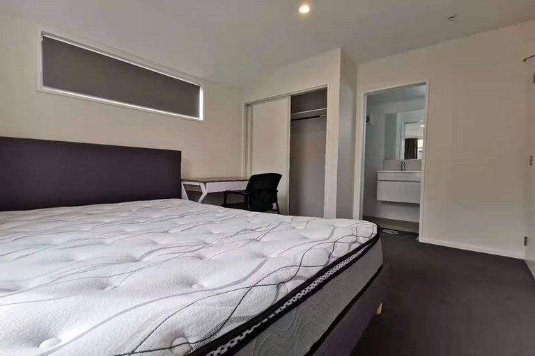 Photo of property in 1/2 Montana Avenue, Ilam, Christchurch, 8041