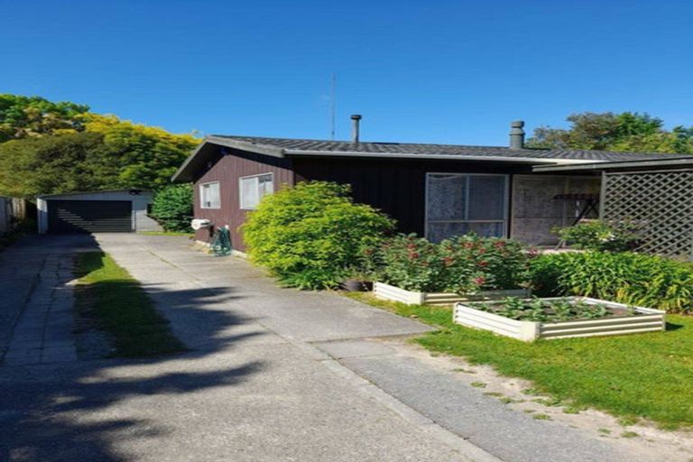 Photo of property in 22 Pahiatua Street, Hokowhitu, Palmerston North, 4410