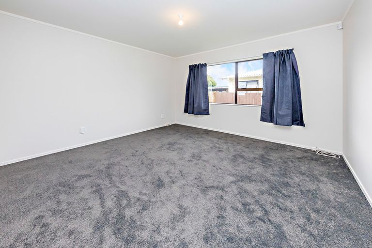 Photo of property in 1/6 Hatherley Place, Clendon Park, Auckland, 2103